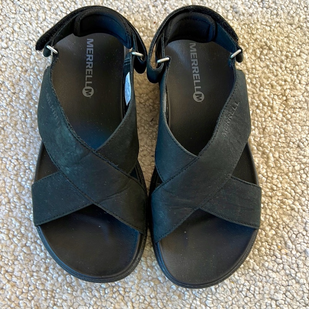 MERRELL women’s sandal Black Size 6. NEW